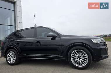 Позашляховик / Кросовер Audi Q7 2020 в 