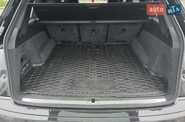 Позашляховик / Кросовер Audi Q7 2020 в 