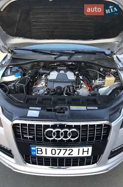 Позашляховик / Кросовер Audi Q7 2015 в 