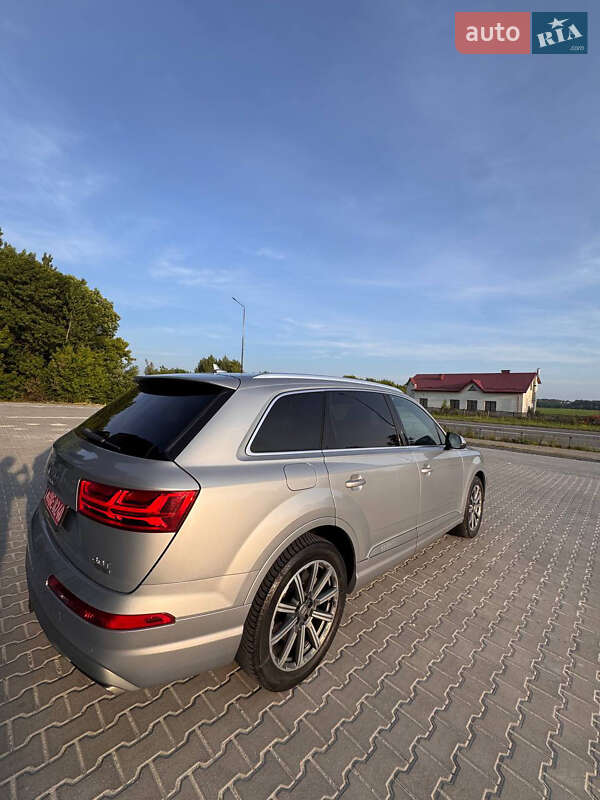 Позашляховик / Кросовер Audi Q7 2017 в Тернополі