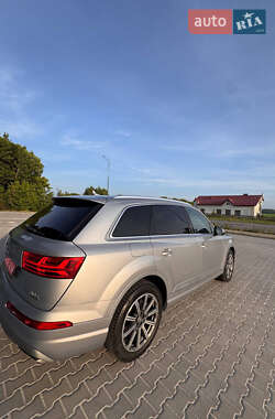 Внедорожник / Кроссовер Audi Q7 2017 в 