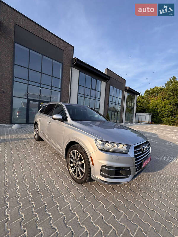Позашляховик / Кросовер Audi Q7 2017 в Тернополі