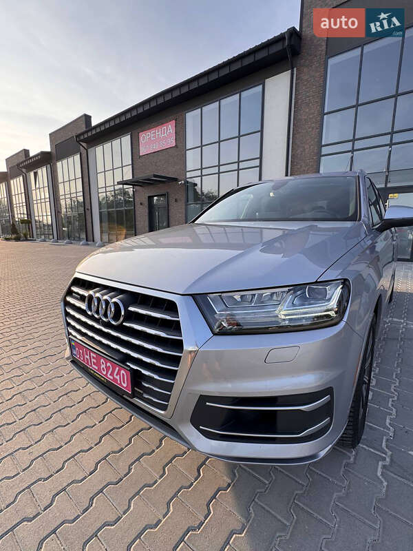 Позашляховик / Кросовер Audi Q7 2017 в Тернополі