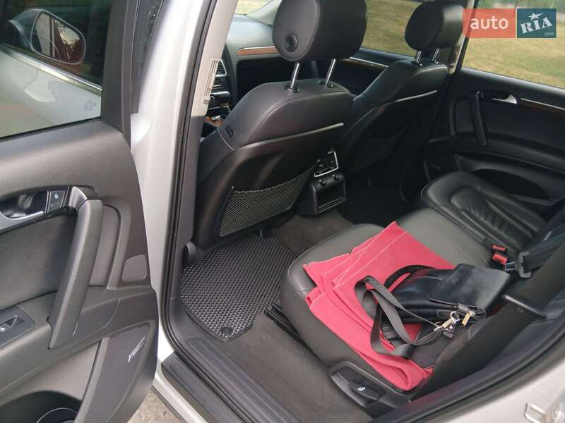 Позашляховик / Кросовер Audi Q7 2010 в Кривому Розі