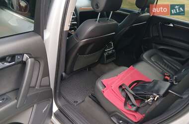 Позашляховик / Кросовер Audi Q7 2010 в 