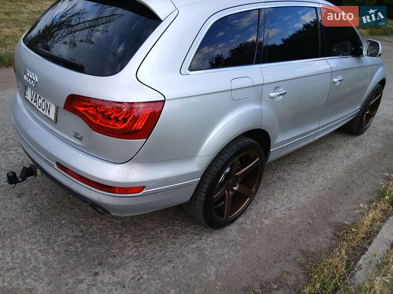 Позашляховик / Кросовер Audi Q7 2010 в Кривому Розі