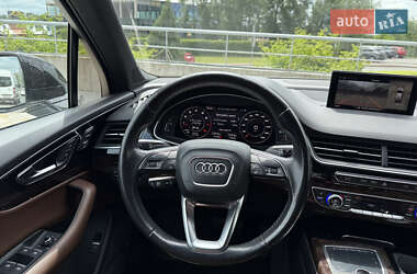 Внедорожник / Кроссовер Audi Q7 2016 в 