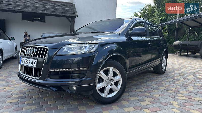Позашляховик / Кросовер Audi Q7 2010 в 