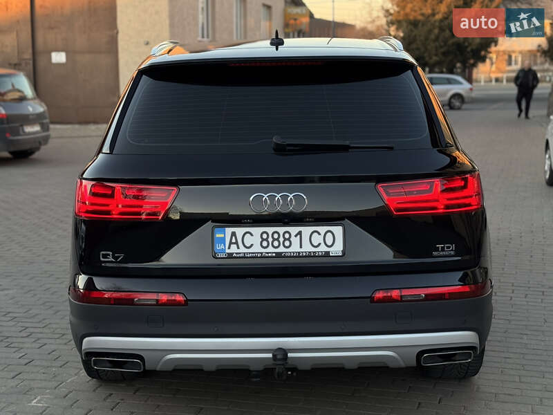 Позашляховик / Кросовер Audi Q7 2015 в Володимирі