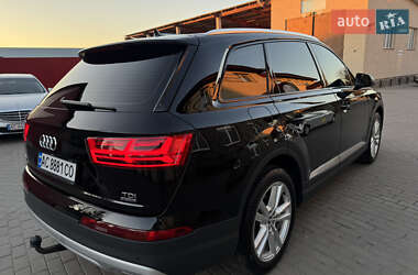 Внедорожник / Кроссовер Audi Q7 2015 в 