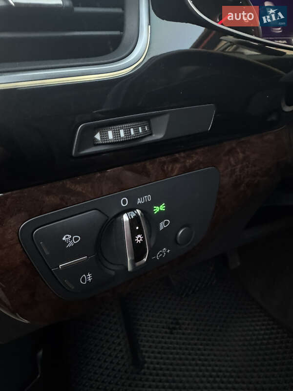 Позашляховик / Кросовер Audi Q7 2015 в Володимирі