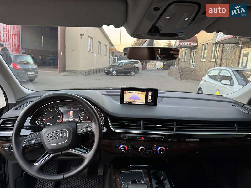 Позашляховик / Кросовер Audi Q7 2015 в Володимирі