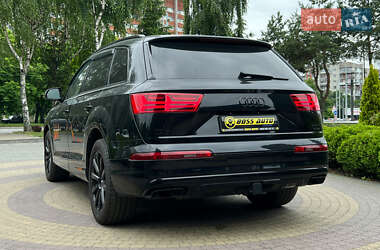 Позашляховик / Кросовер Audi Q7 2018 в 
