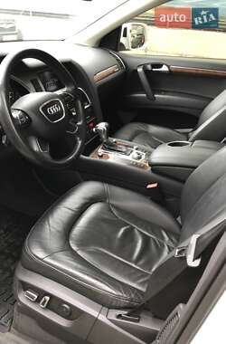 Внедорожник / Кроссовер Audi Q7 2012 в 