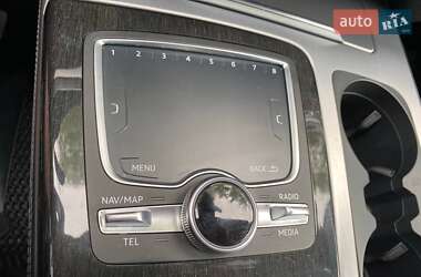 Внедорожник / Кроссовер Audi Q7 2016 в 