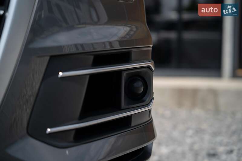 Внедорожник / Кроссовер Audi Q7 2017 в Черновцах