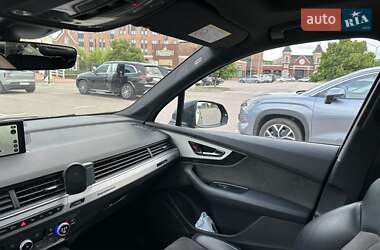 Внедорожник / Кроссовер Audi Q7 2016 в 