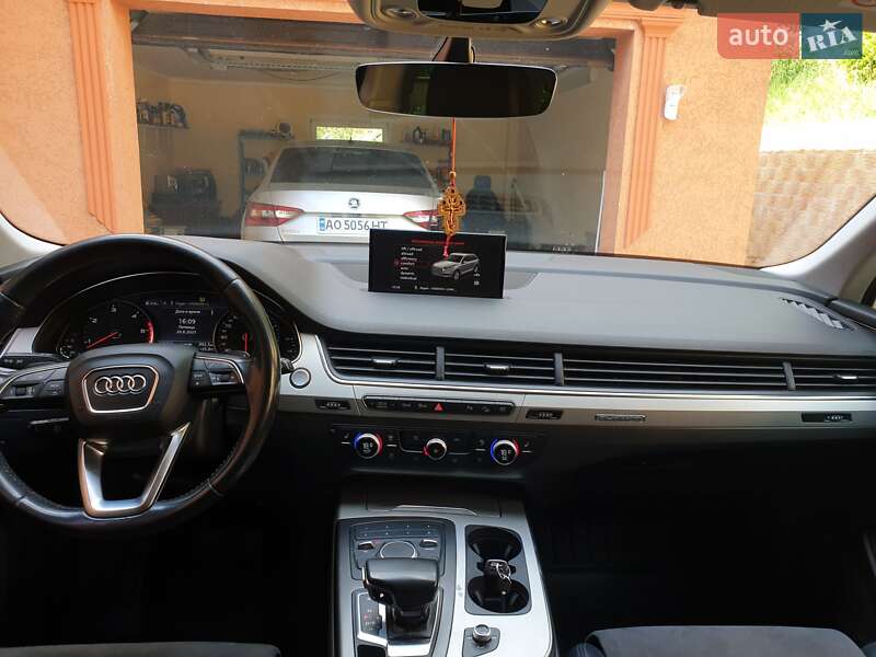 Внедорожник / Кроссовер Audi Q7 2017 в Мукачево