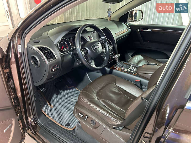Внедорожник / Кроссовер Audi Q7 2014 в 