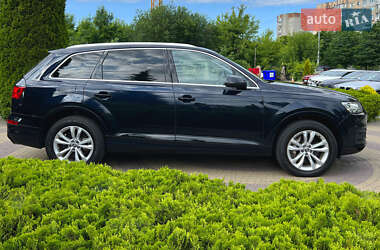Внедорожник / Кроссовер Audi Q7 2016 в 