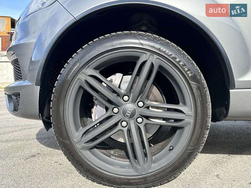 Внедорожник / Кроссовер Audi Q7 2015 в Киеве