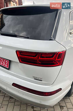 Внедорожник / Кроссовер Audi Q7 2018 в 