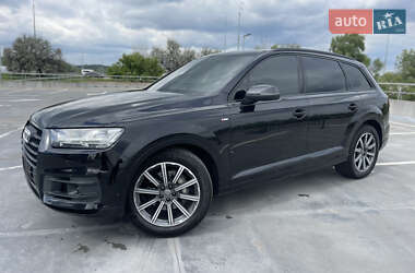Внедорожник / Кроссовер Audi Q7 2019 в 
