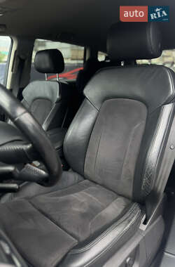 Внедорожник / Кроссовер Audi Q7 2012 в 