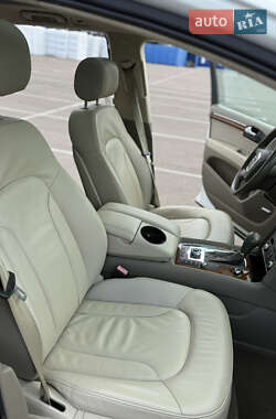 Внедорожник / Кроссовер Audi Q7 2010 в 