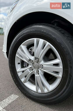 Внедорожник / Кроссовер Audi Q7 2010 в 