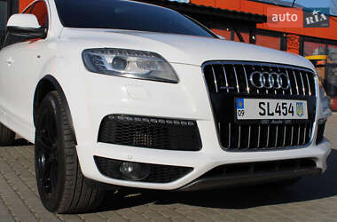 Позашляховик / Кросовер Audi Q7 2011 в 