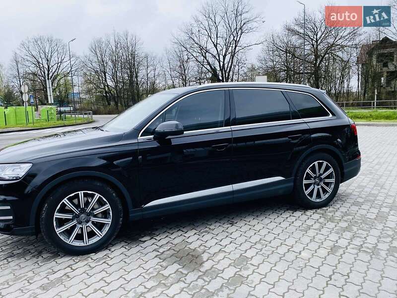 Внедорожник / Кроссовер Audi Q7 2017 в Богородчанах