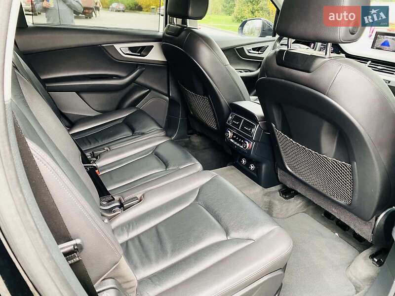 Внедорожник / Кроссовер Audi Q7 2017 в Богородчанах