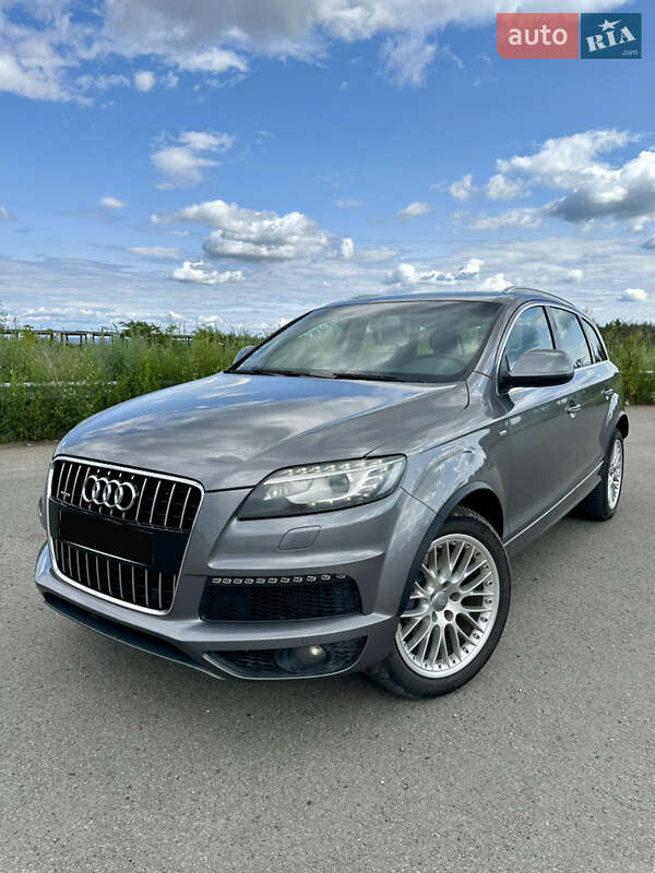 Внедорожник / Кроссовер Audi Q7 2012 в 