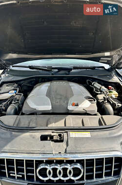 Внедорожник / Кроссовер Audi Q7 2012 в 