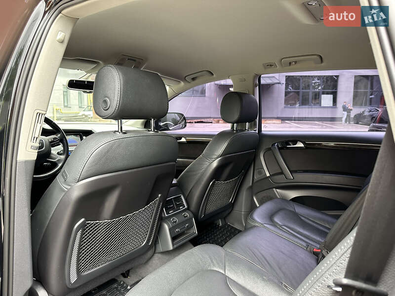 Внедорожник / Кроссовер Audi Q7 2014 в Киеве