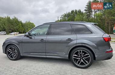 Внедорожник / Кроссовер Audi Q7 2021 в 
