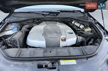 Внедорожник / Кроссовер Audi Q7 2012 в 