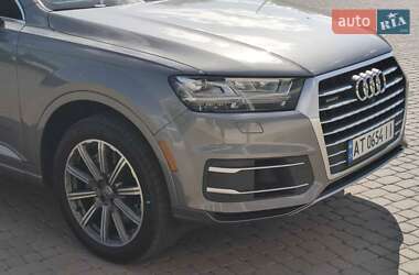 Позашляховик / Кросовер Audi Q7 2016 в 
