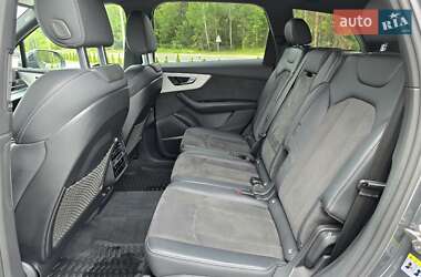 Внедорожник / Кроссовер Audi Q7 2021 в 