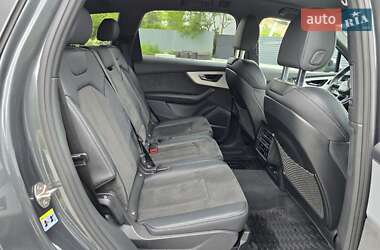 Внедорожник / Кроссовер Audi Q7 2021 в 