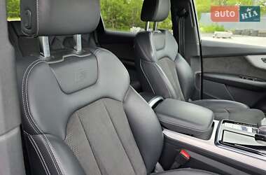 Внедорожник / Кроссовер Audi Q7 2021 в 