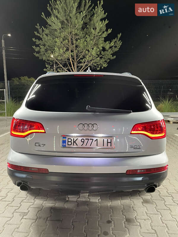 Внедорожник / Кроссовер Audi Q7 2014 в Ровно