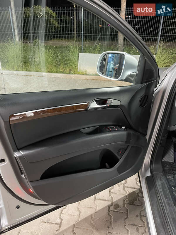 Внедорожник / Кроссовер Audi Q7 2014 в Ровно