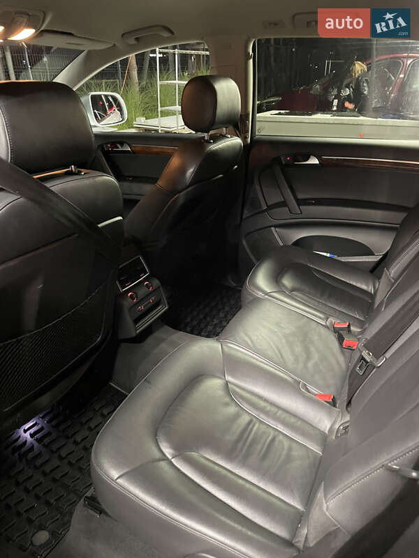 Позашляховик / Кросовер Audi Q7 2014 в Рівному