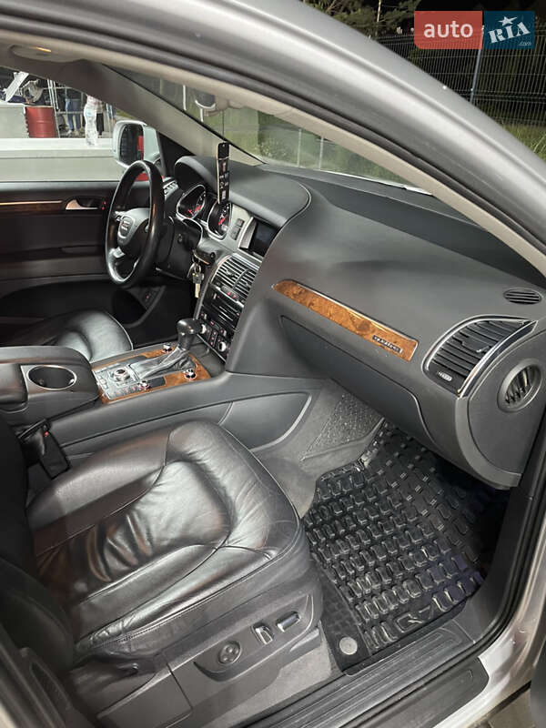 Позашляховик / Кросовер Audi Q7 2014 в Рівному