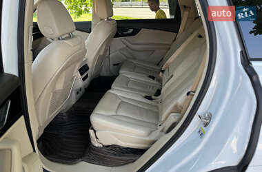 Внедорожник / Кроссовер Audi Q7 2018 в 