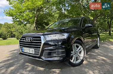 Внедорожник / Кроссовер Audi Q7 2015 в 