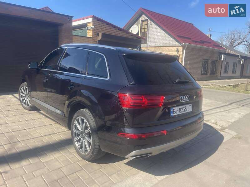 Позашляховик / Кросовер Audi Q7 2015 в Ізмаїлі