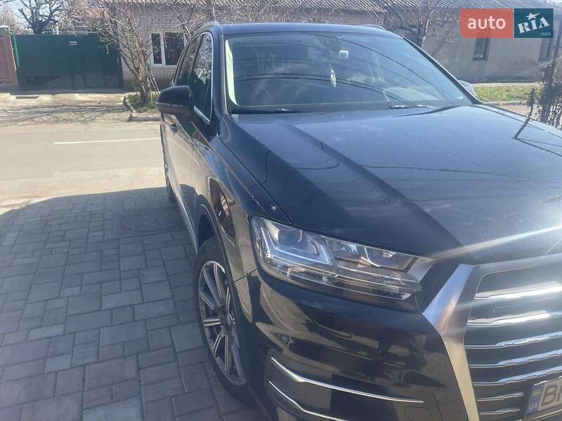 Позашляховик / Кросовер Audi Q7 2015 в Ізмаїлі